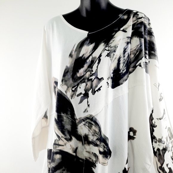 NWOT Simon Chang Monochrome Artistic Tunic - Picture 2 of 14